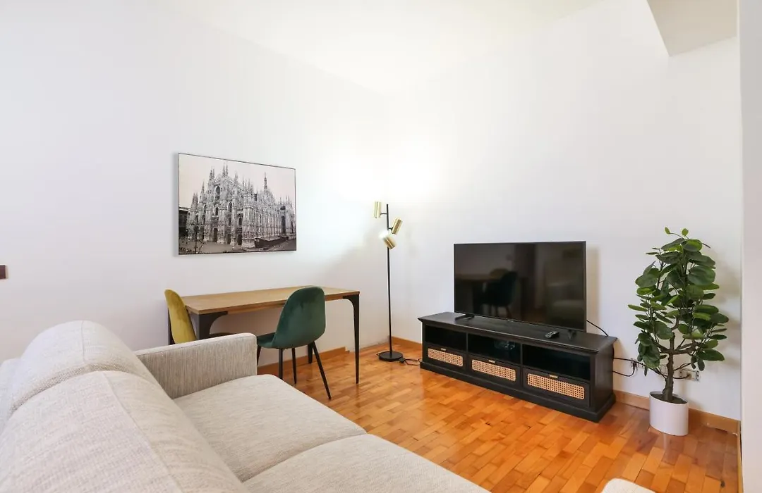 Duomo Luxury Apartment VIII-1